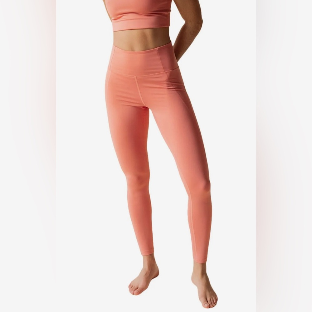 Girlfriend Collective Compressive High Rise Legging in Primrose